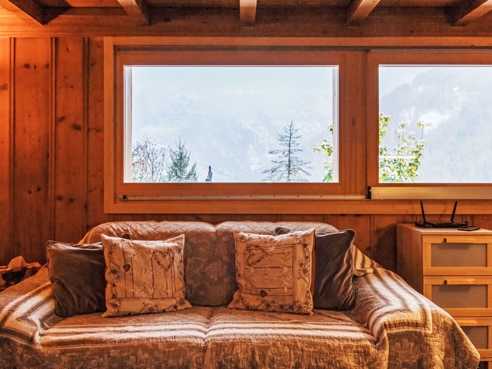 Property, Furniture, Window, Plant, Wood, Building, Interior Design, Couch, Rectangle, Comfort