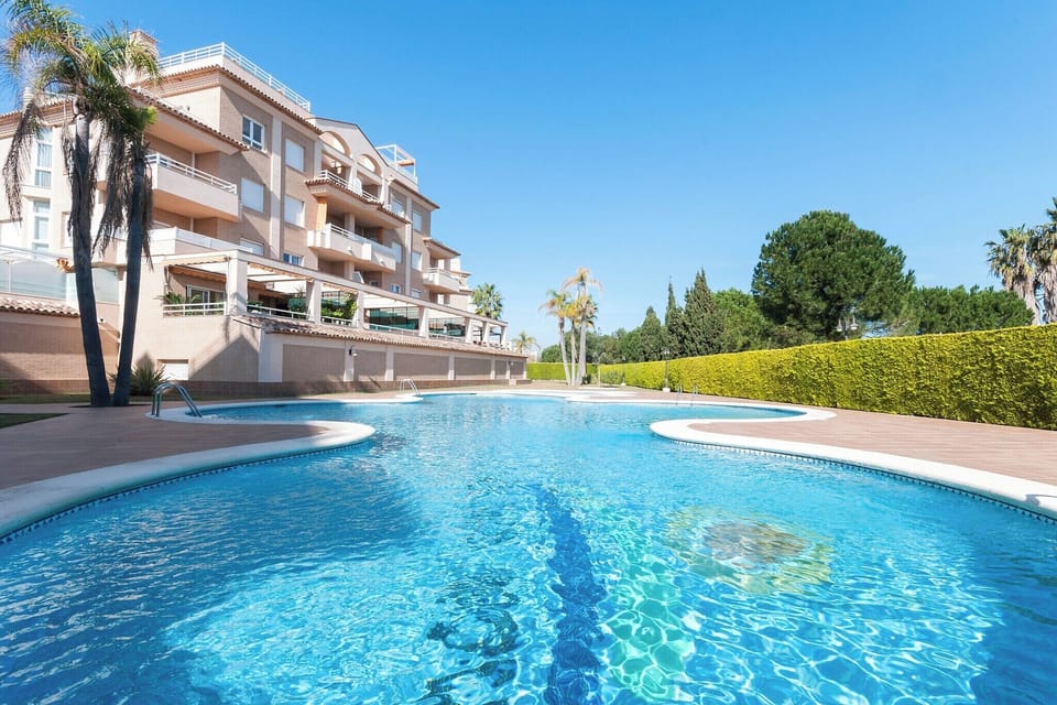 Holiday Home Swimming Pool