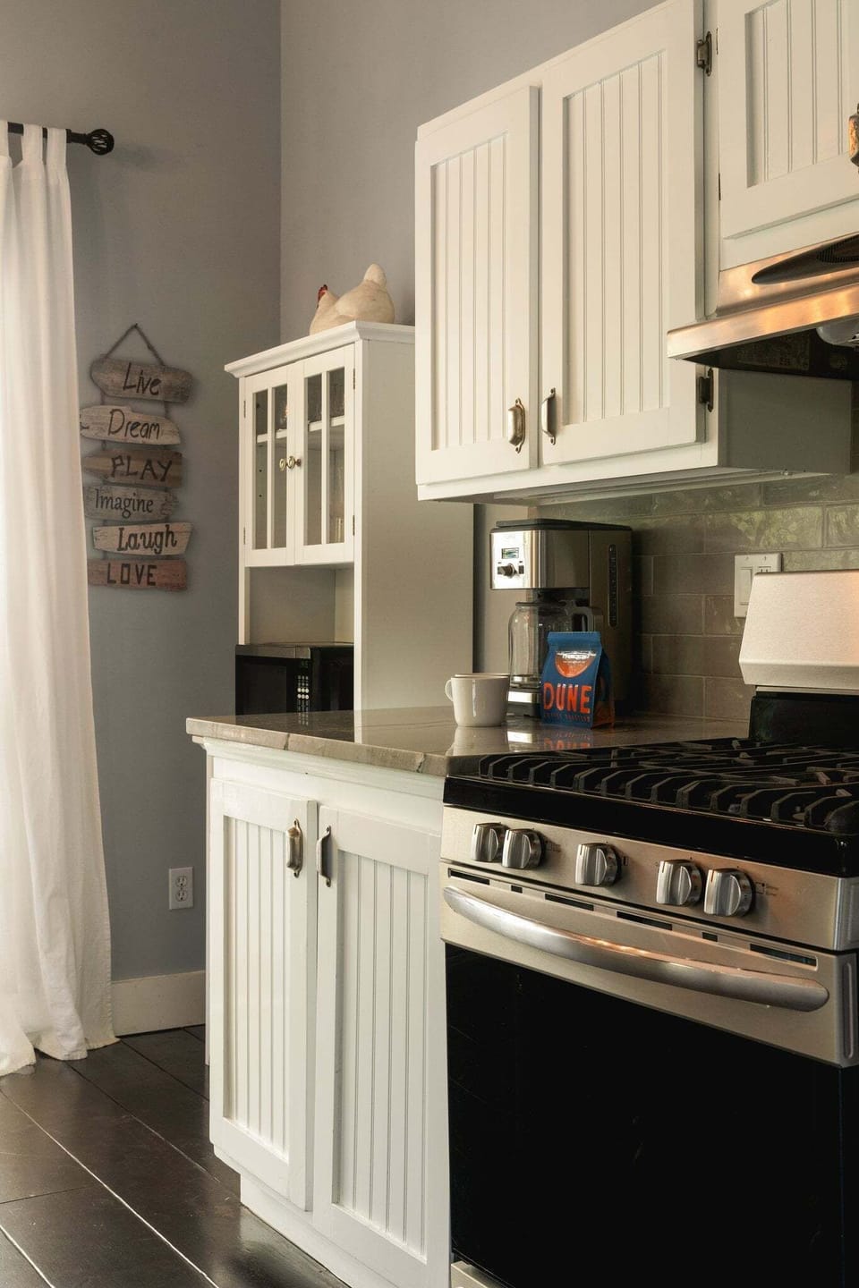 Everything you need in this well stocked kitchen