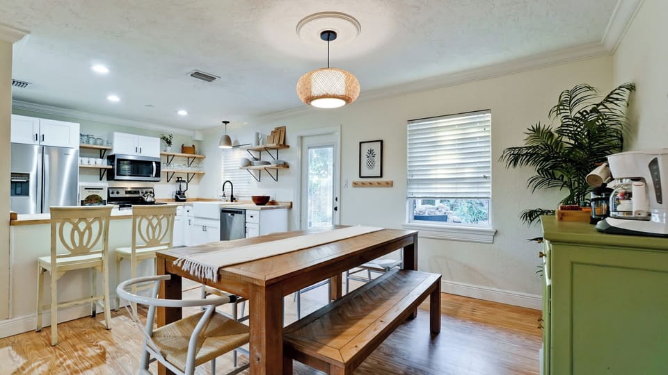 Enjoy cooking a meal and relaxing around the table at Palm Paradise.