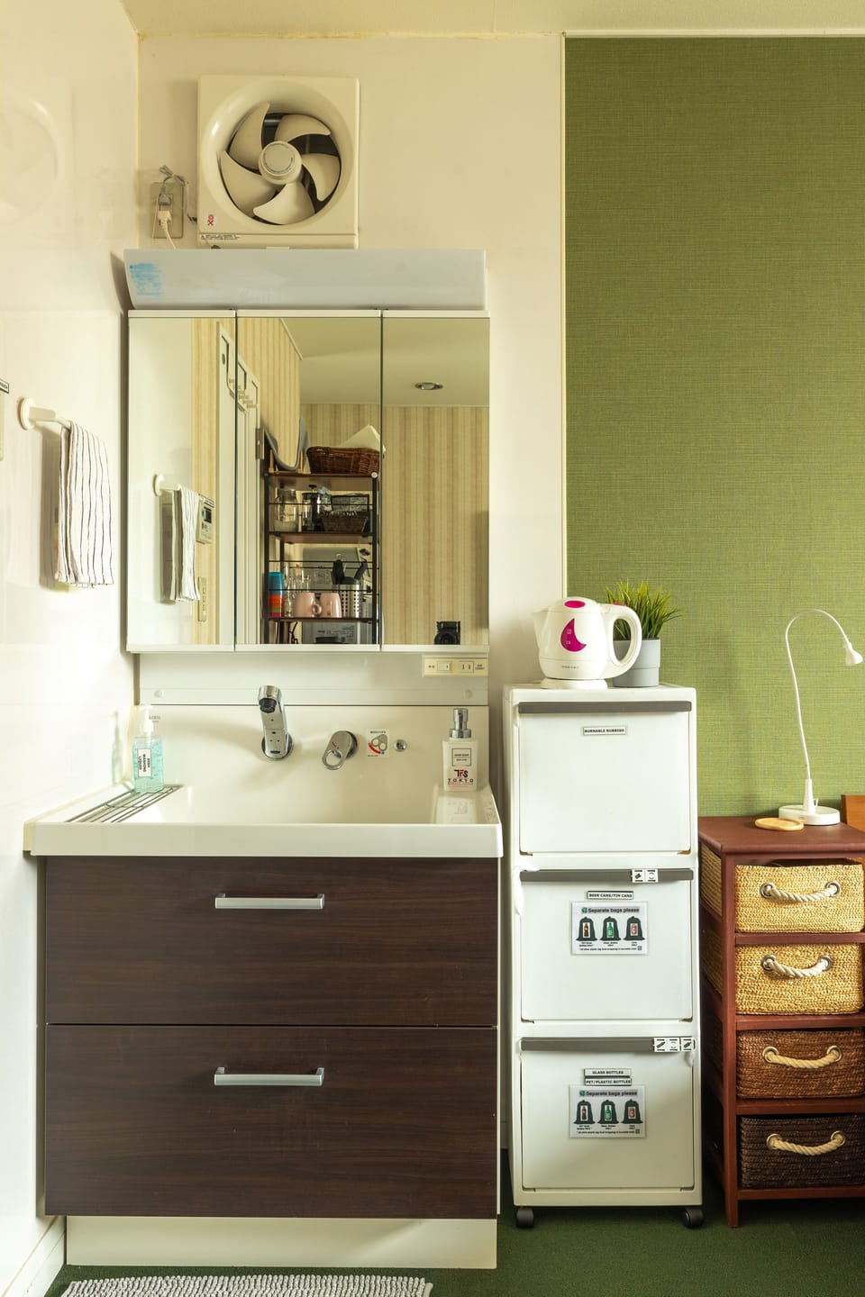 Practical in-room sink and storage make mornings easy and efficient (2)