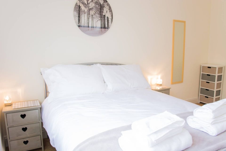 Apartment 2, York Terrace, Norwich - Host & Stay