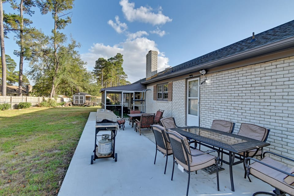 Patio | Gas Grill | Dining Areas