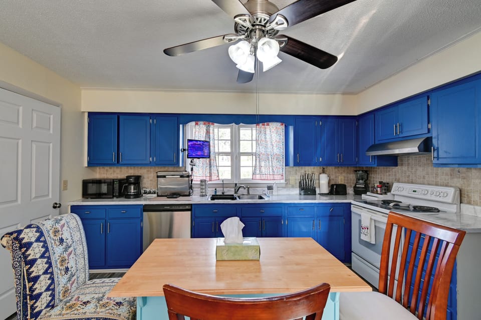 Kitchen | Drip Coffee Maker | Dishwasher | Cooking Basics