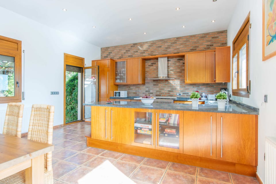 Kitchen (2)