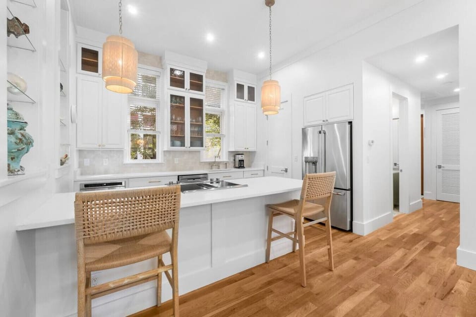 Kitchen & Bar