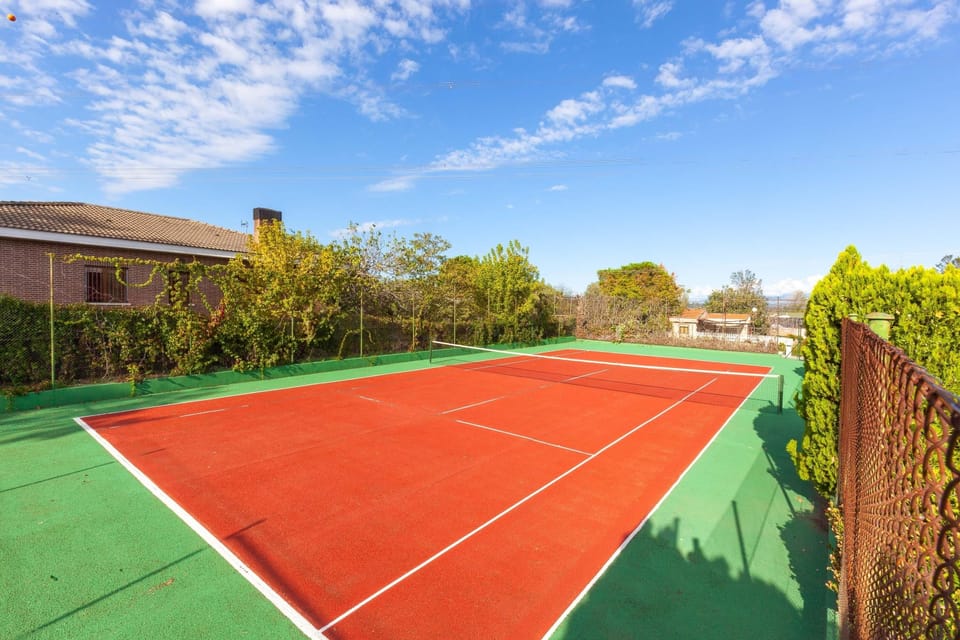 Sport court