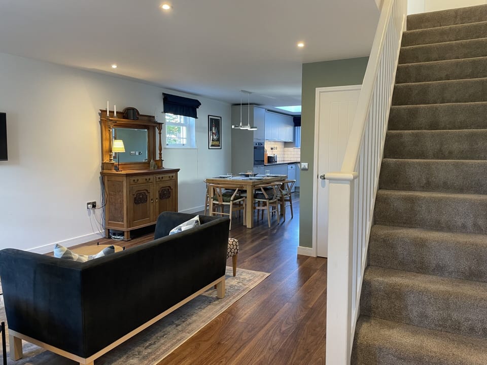 Living Room / Lounge