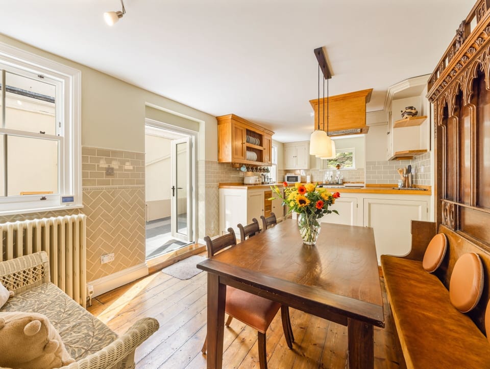 Dining area / kitchen
