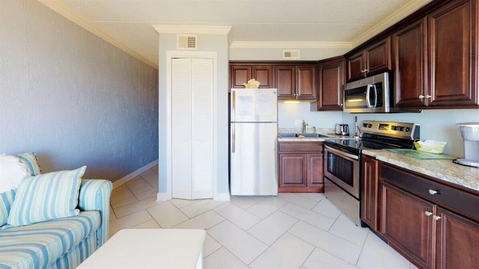 Cabana De Mar 214, a 1 Bedroom Carolina Beach rental located at the Carolina Beach Boardwalk with an elevator Apartment in Carolina Beach