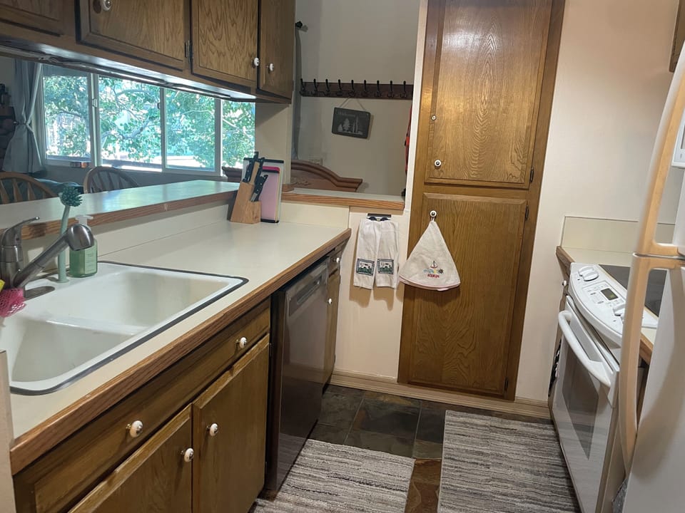 Mammoth Lakes Home Away! - Kitchen