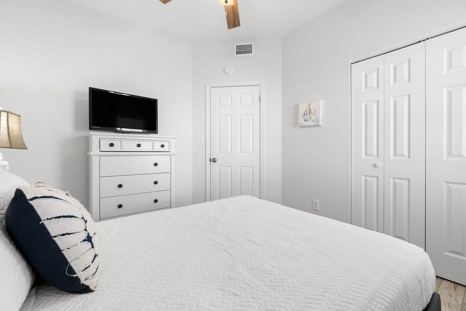 Guest Bedroom 2 - Top Floor