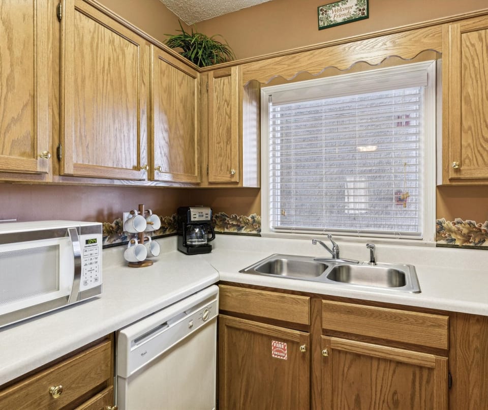 Two Bedroom Whispering Pines Vacation Rental Condo Sleeps 6 Indo