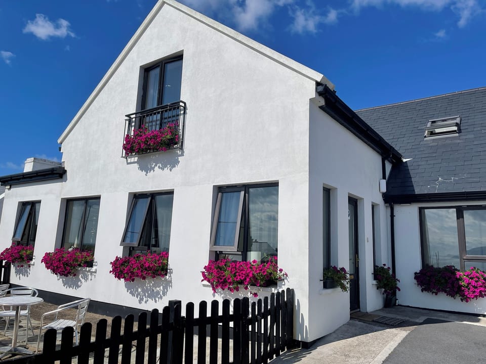 Entrance to Teach Cruachán