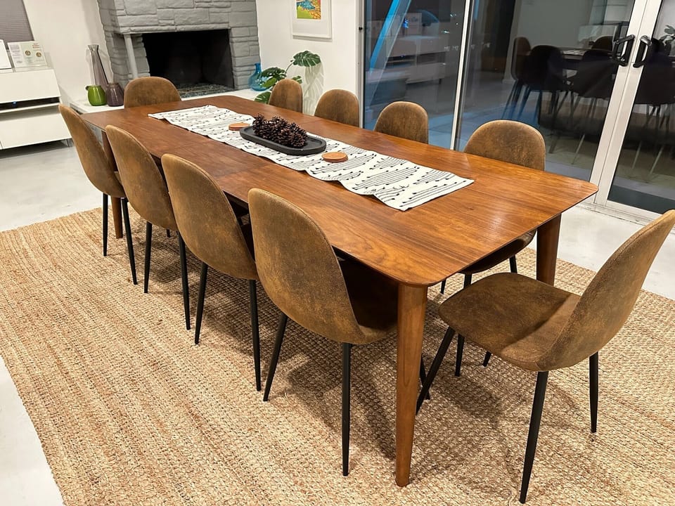 Seating for 10