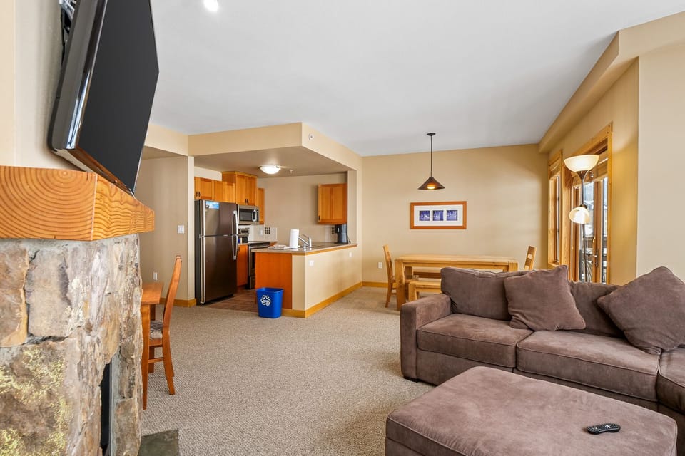 Furniture, Indoors, Living Room, Screen, Couch