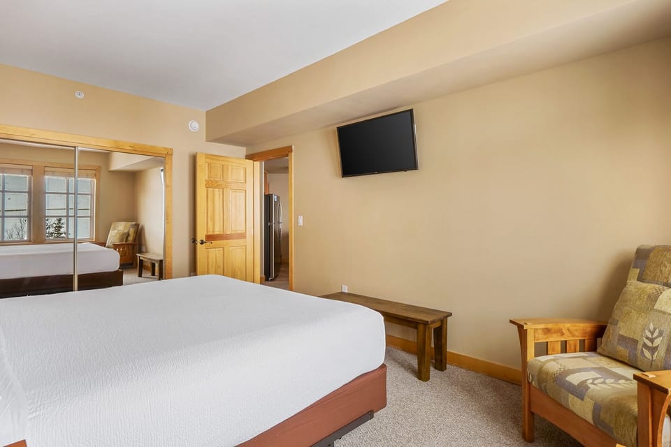 Indoors, Screen, Bed, Furniture, TV