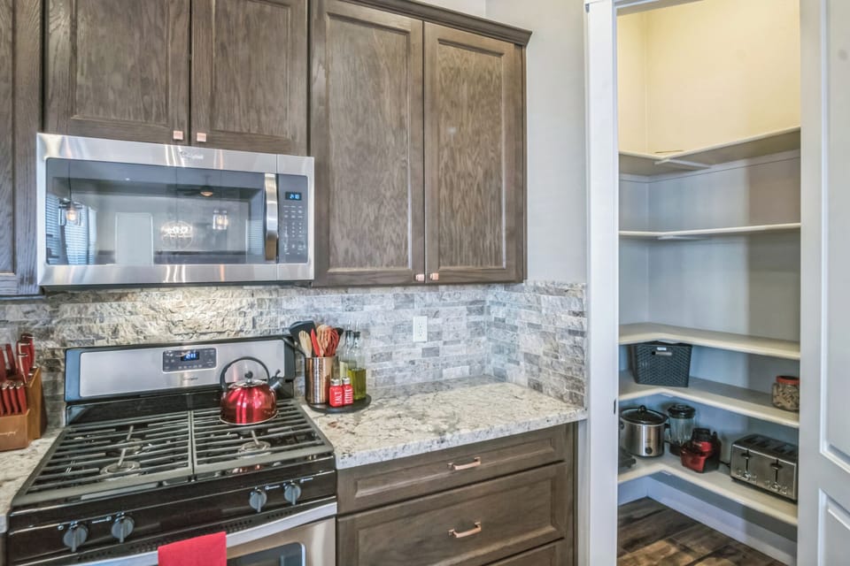 Gas stove/oven and small appliances in pantry