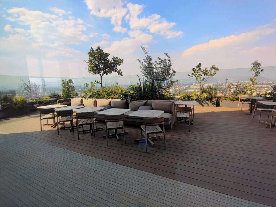 Beautiful 360 terrace with breathtaking city views 