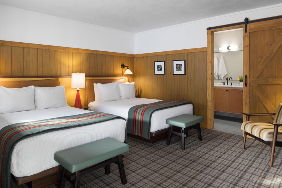 2 Double size beds