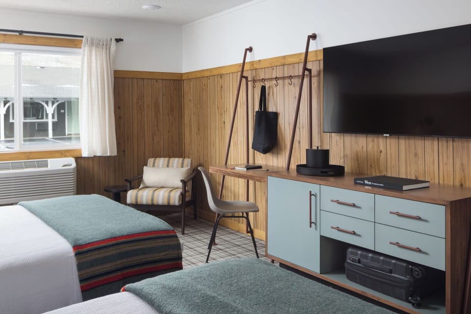 Unit with 2 Queen size beds