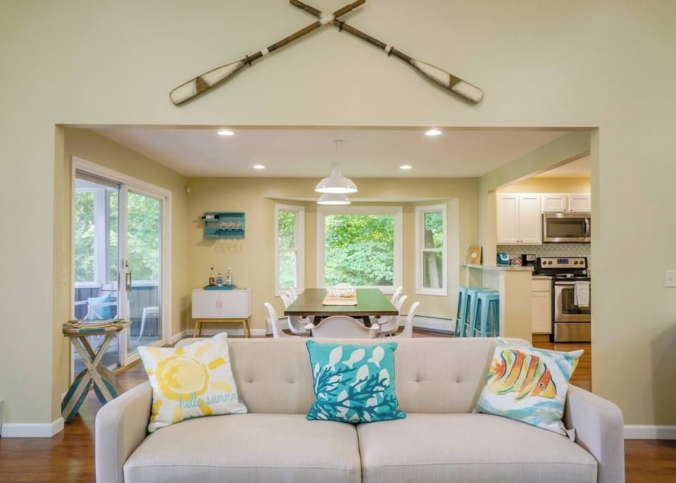 COASTAL DECOR