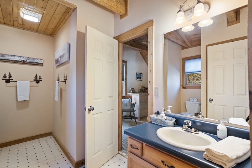 Upper Level Jack-and-Jill Bathroom