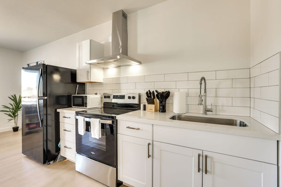 Kitchen | Toaster | Trash Bags & Paper Towels