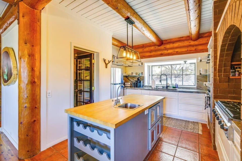 Full Kitchen (2)