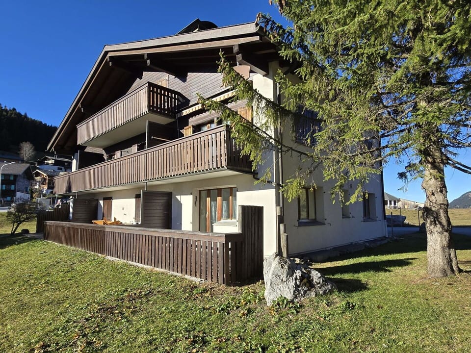Home, Roof, Cottage, Mountain Range, Valley, Siding, Estate, Farmhouse, Alps, Mountain Village