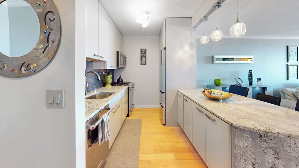 Fully equiped kitchen with snack bar