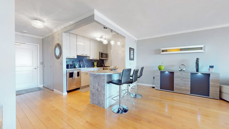Full kitchen