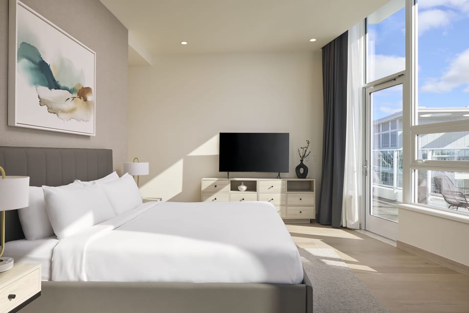 Lake Union Bedroom2