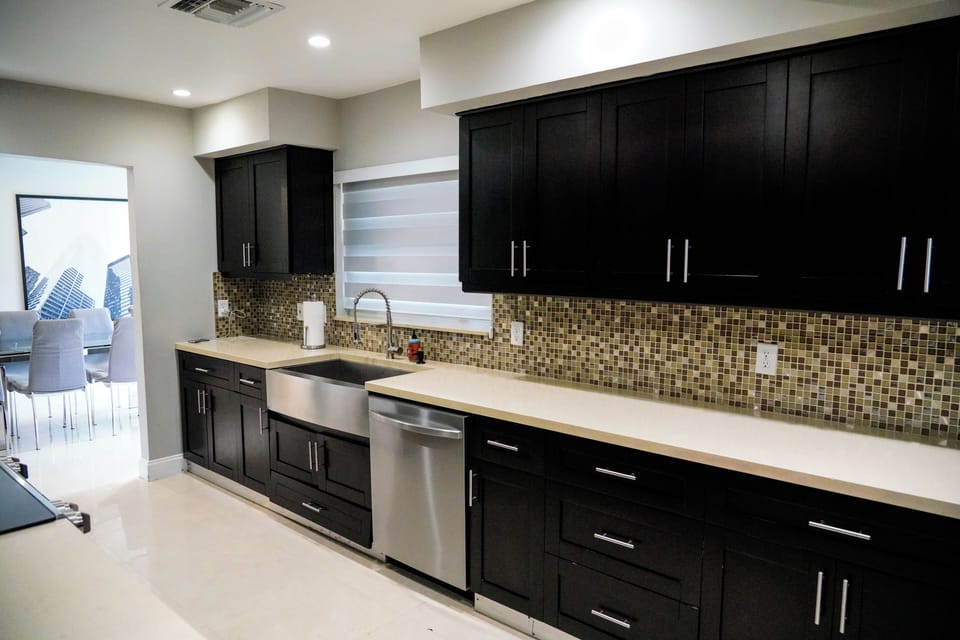 big kitchen equiped