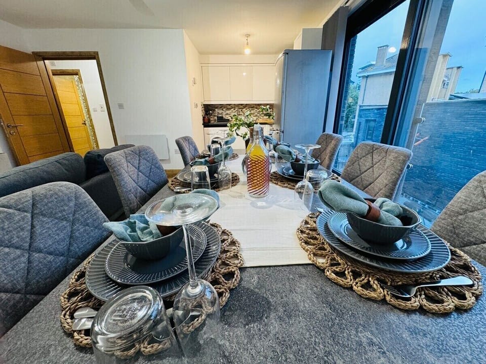 Living Room / Lounge