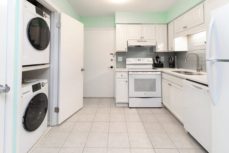 Kitchen & Laundry Closet
