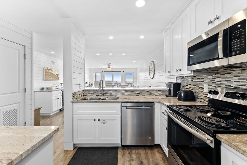 Fully Equipped with Stainless Steel Appliances