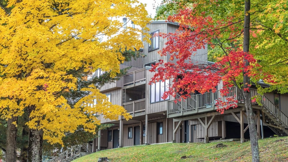 North Lynx Complex and easy shuttle to slopes of sugarbush.