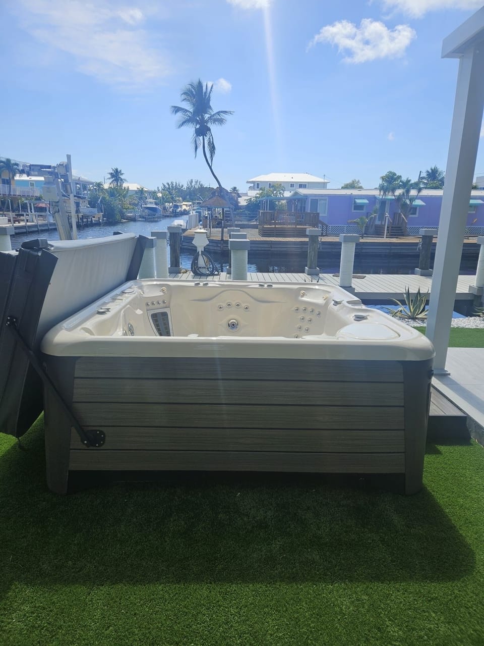 Outdoor spa tub
