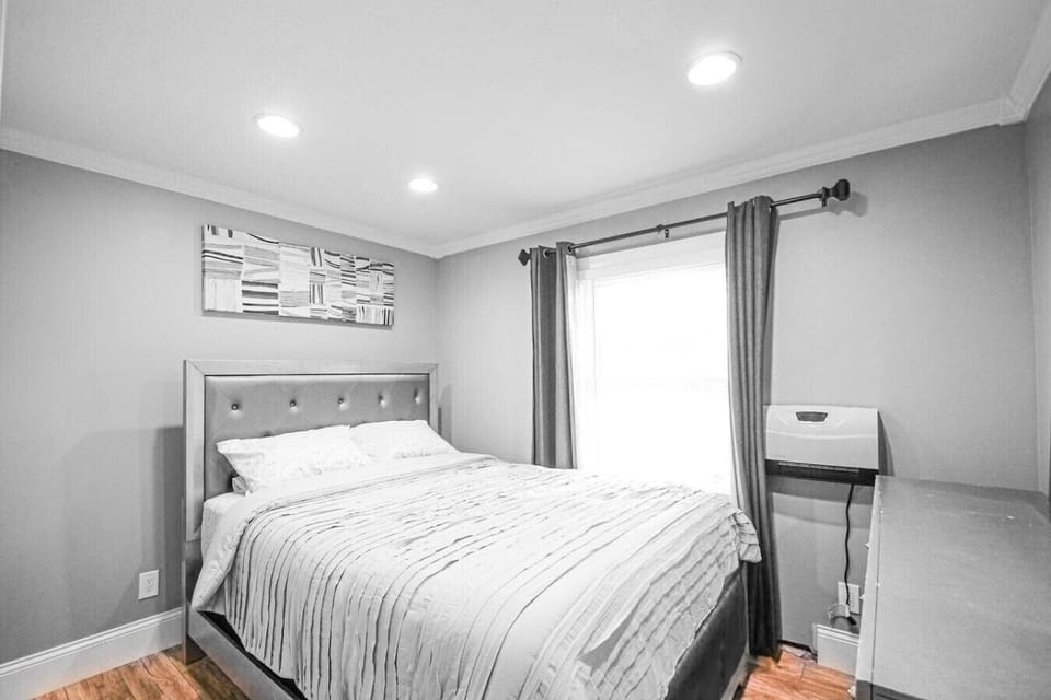 Bedroom with Queen Bed