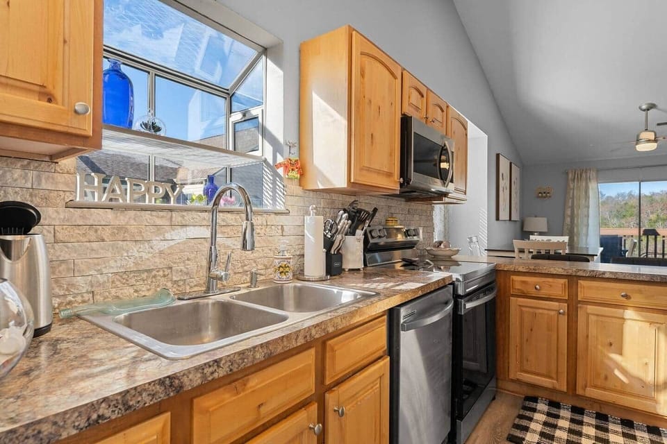 Modern updated full size kitchen