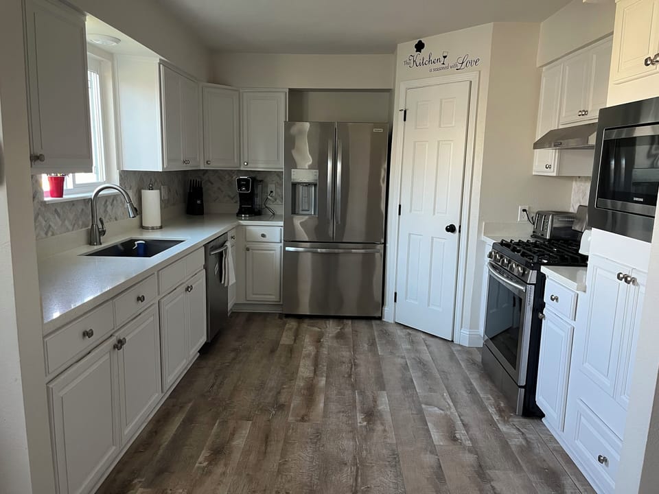 Kitchen -amenities you will need to feel ad home