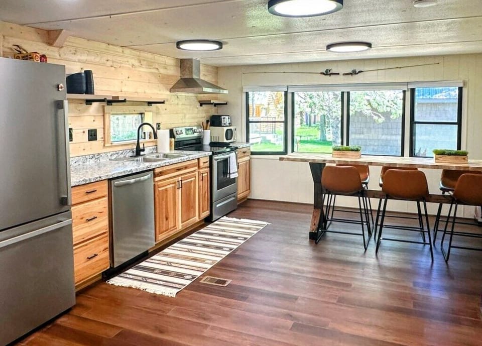 Full open concept kitchen. 