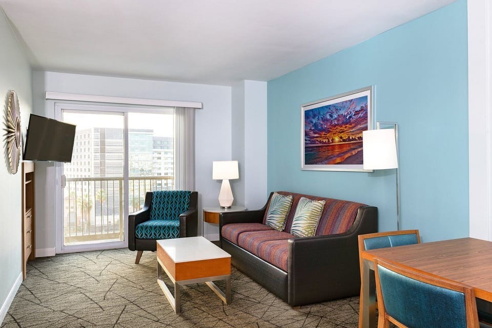 ab011181-9dc4-4a84-8e69-098eb88d809c_5_WMA_2BR_Living.jpg