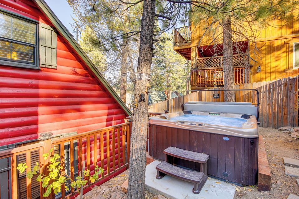 Private Hot Tub | Fenced-In Yard