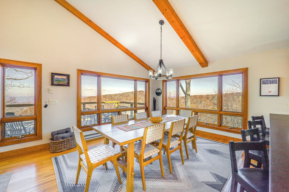 Dining Area | Mountain Views | Main Level