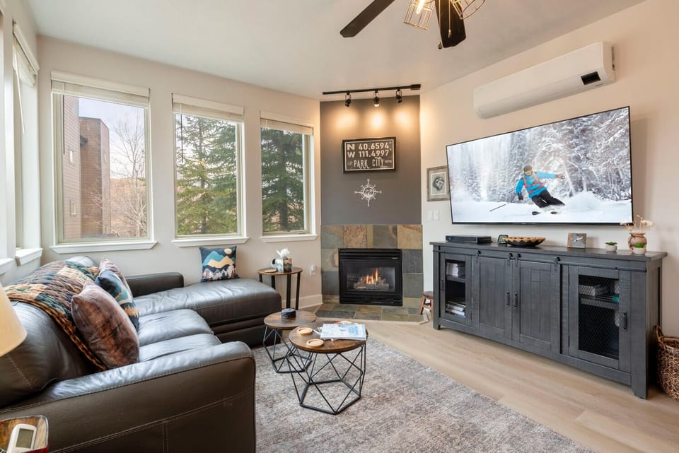 Spacious great room w/sofa bed - perfect for a movie night by the fire! 