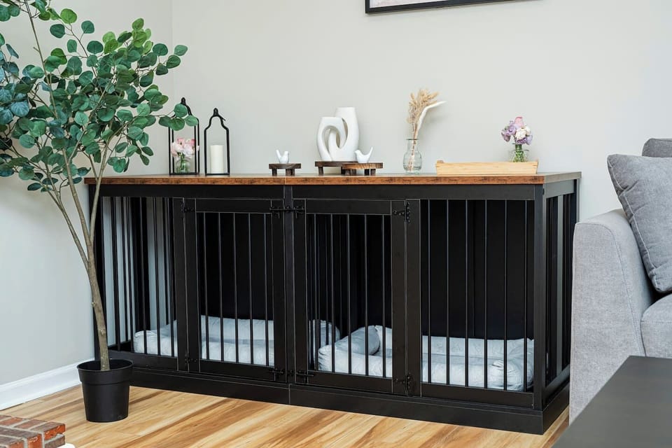 Perfect home away from home for your dogs.  Two small dogs will fit in this roomy space.