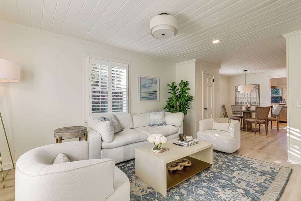 Roswell Vacation Rental | 2BR | 2BA | 1,170 Sq Ft | Steps Required to Enter