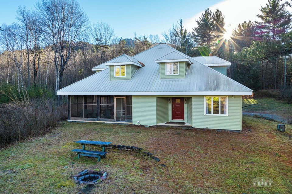 Front of Brookside Pines